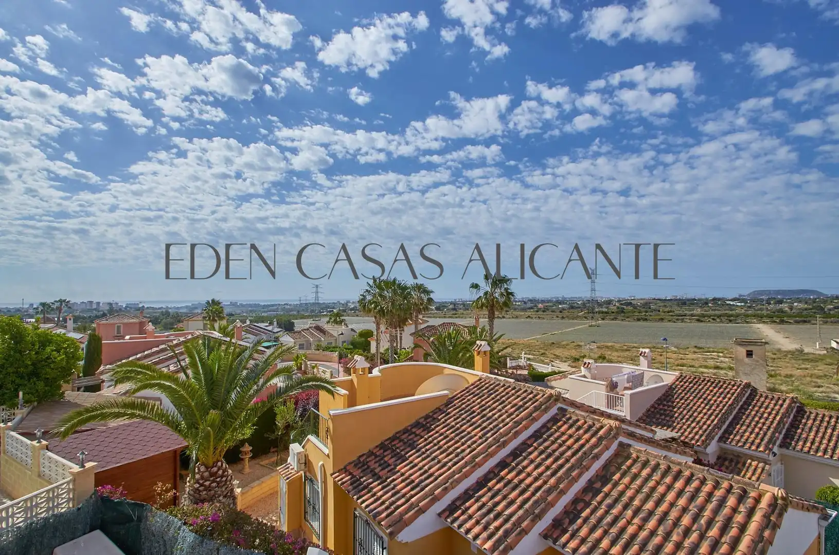 Vista exterior de Casa o xalet en venda en Mutxamel amb Aire condicionat, Jardí privat i Terrassa