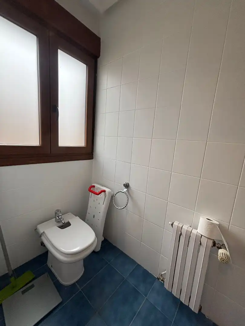 Bany de Casa o xalet en venda en Pozuelo de Alarcón amb Aire condicionat, Calefacció i Jardí privat
