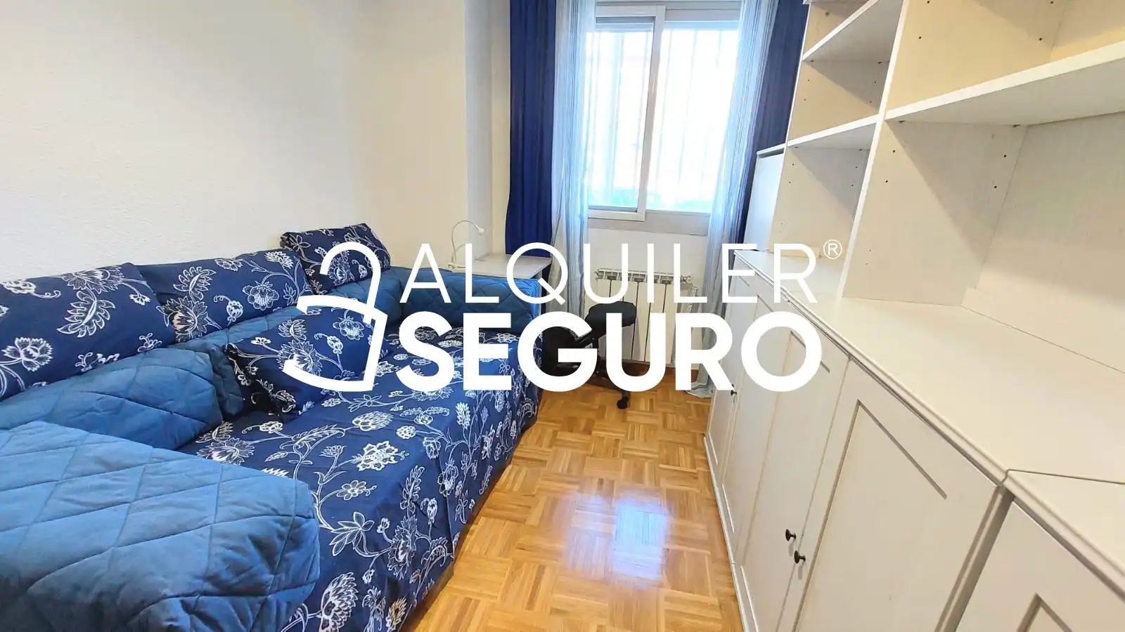 Bedroom of Flat for rent in Madrid  with Air Conditioner, Heating and Furnished