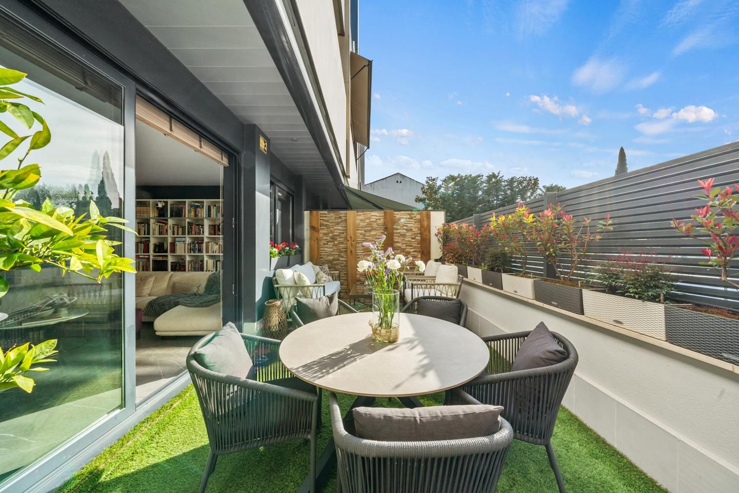 Terrassa de Planta baixa en venda en  Madrid Capital amb Aire condicionat, Jardí privat i Terrassa