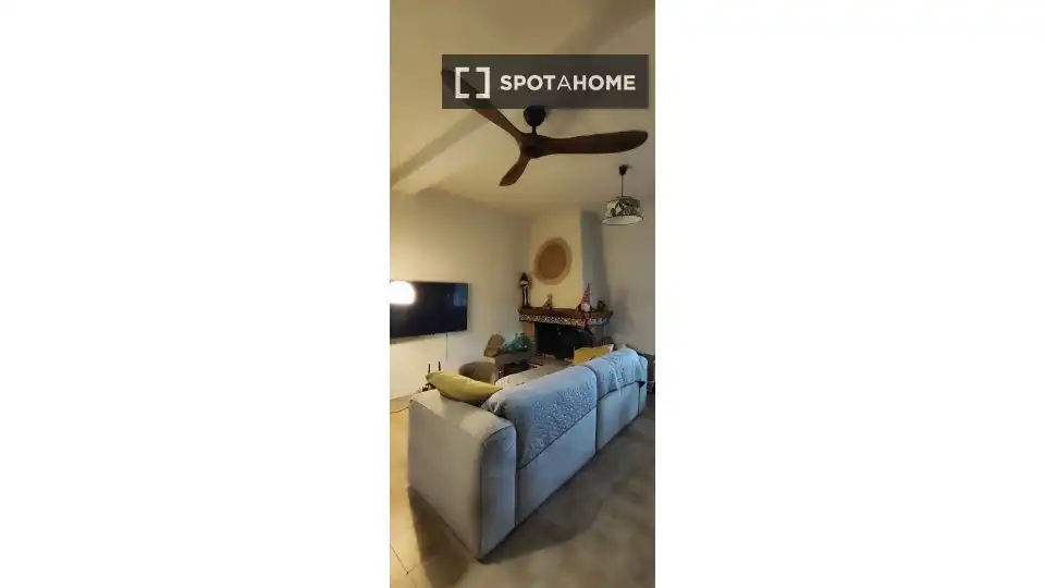 Flat with terrace to rent in Montserrat