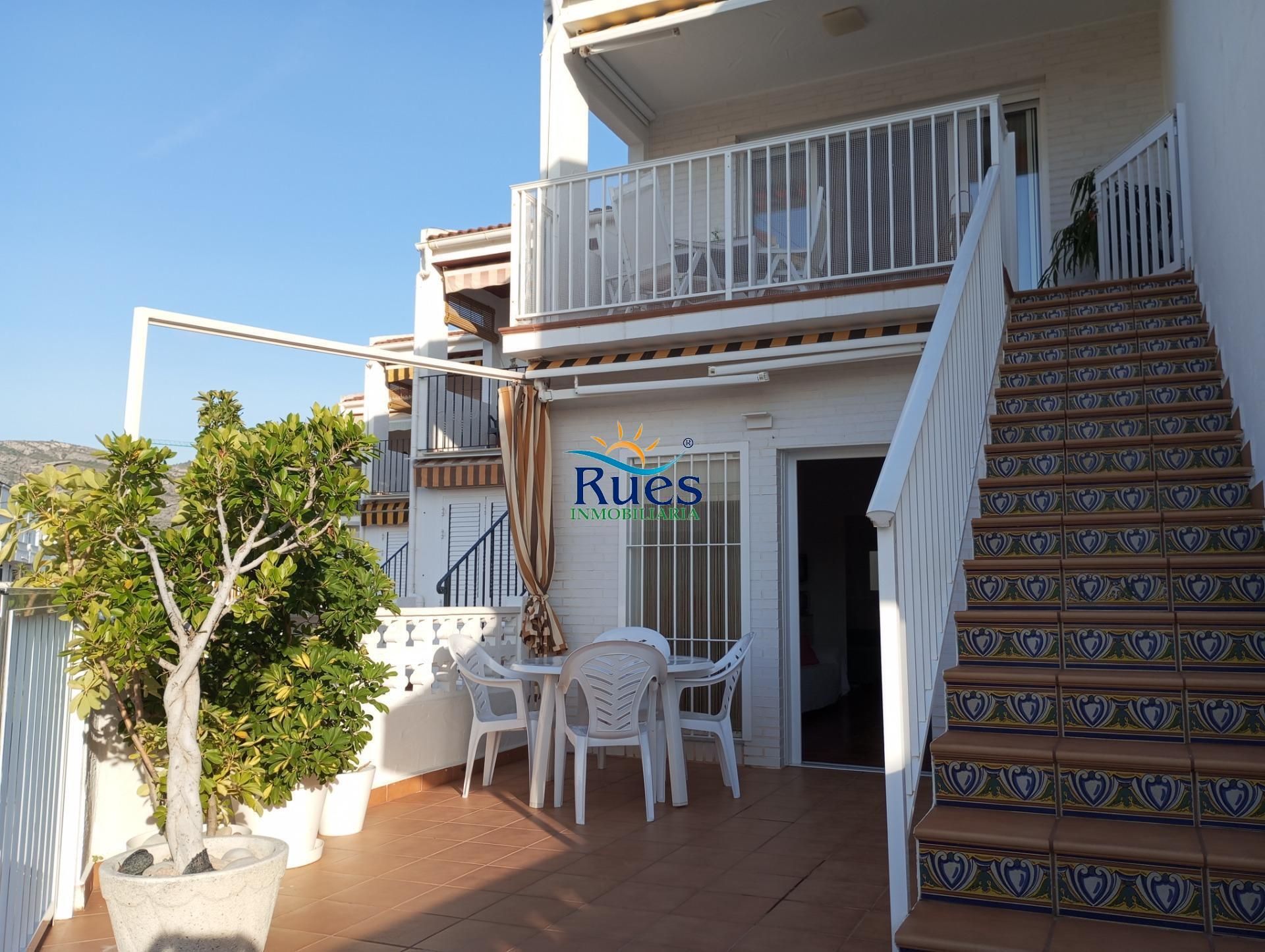 Vista exterior de Casa adosada en venda en Oropesa del Mar / Orpesa amb Aire condicionat, Calefacció i Terrassa