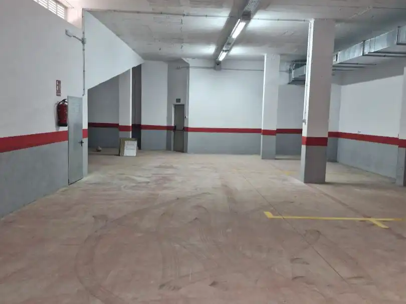 Einzelparkplatz zur Miete in Francesc Macià 12B, imagen 2