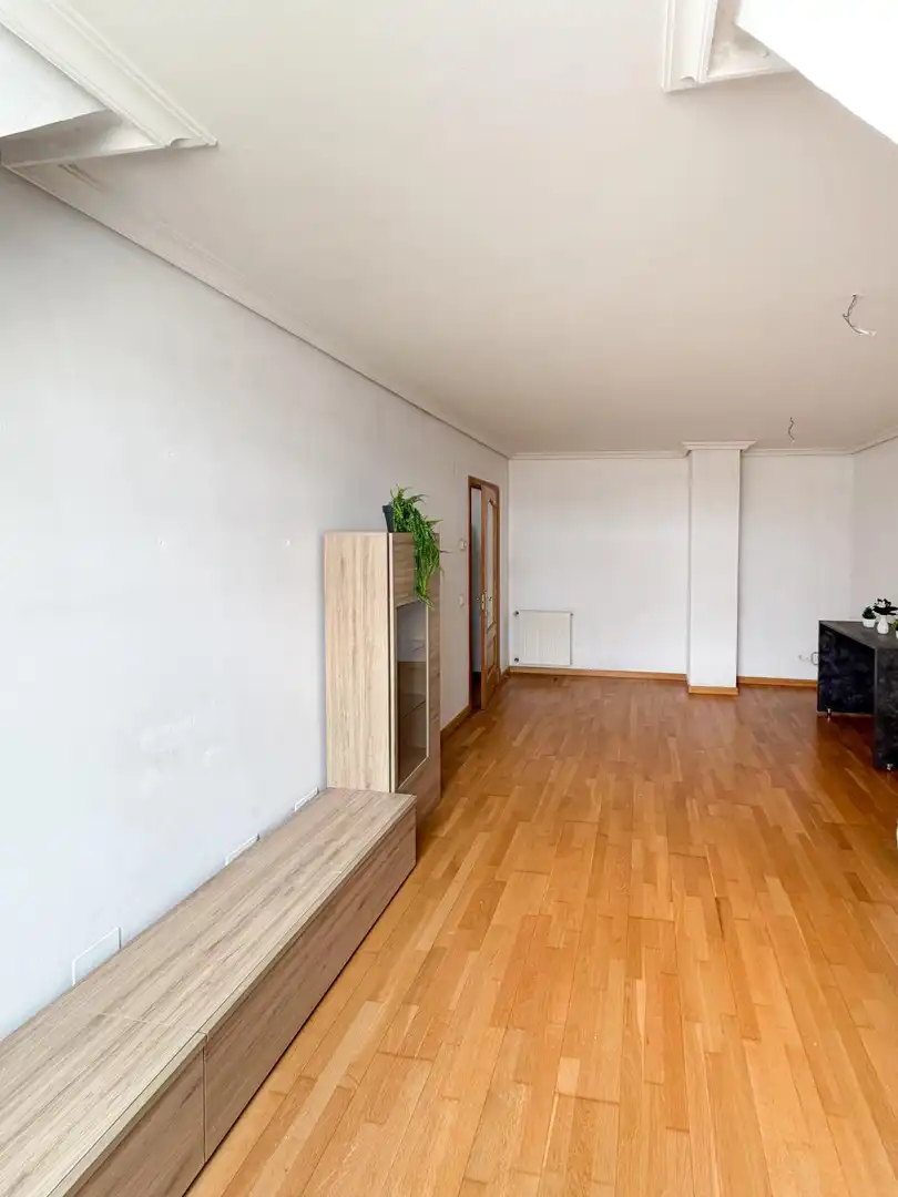 Living room of Attic for sale in Oviedo   with Heating, Parquet flooring and Storage room