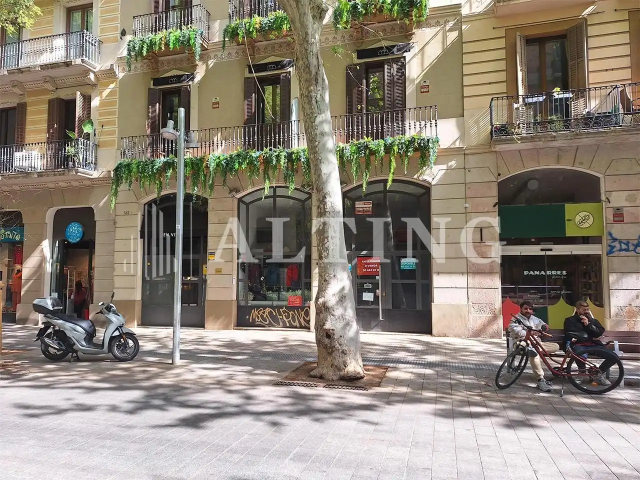 Vista exterior de Local de alquiler en Barcelona con Aire acondicionado