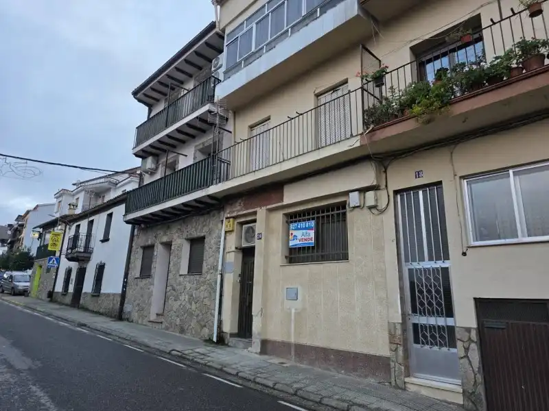 Vista exterior de Local en venta en Casas del Castañar