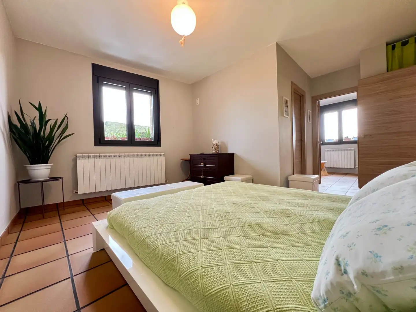 Habitación de Casa o chalet en venta en Ayerbe con Calefacción, Terraza y Amueblado