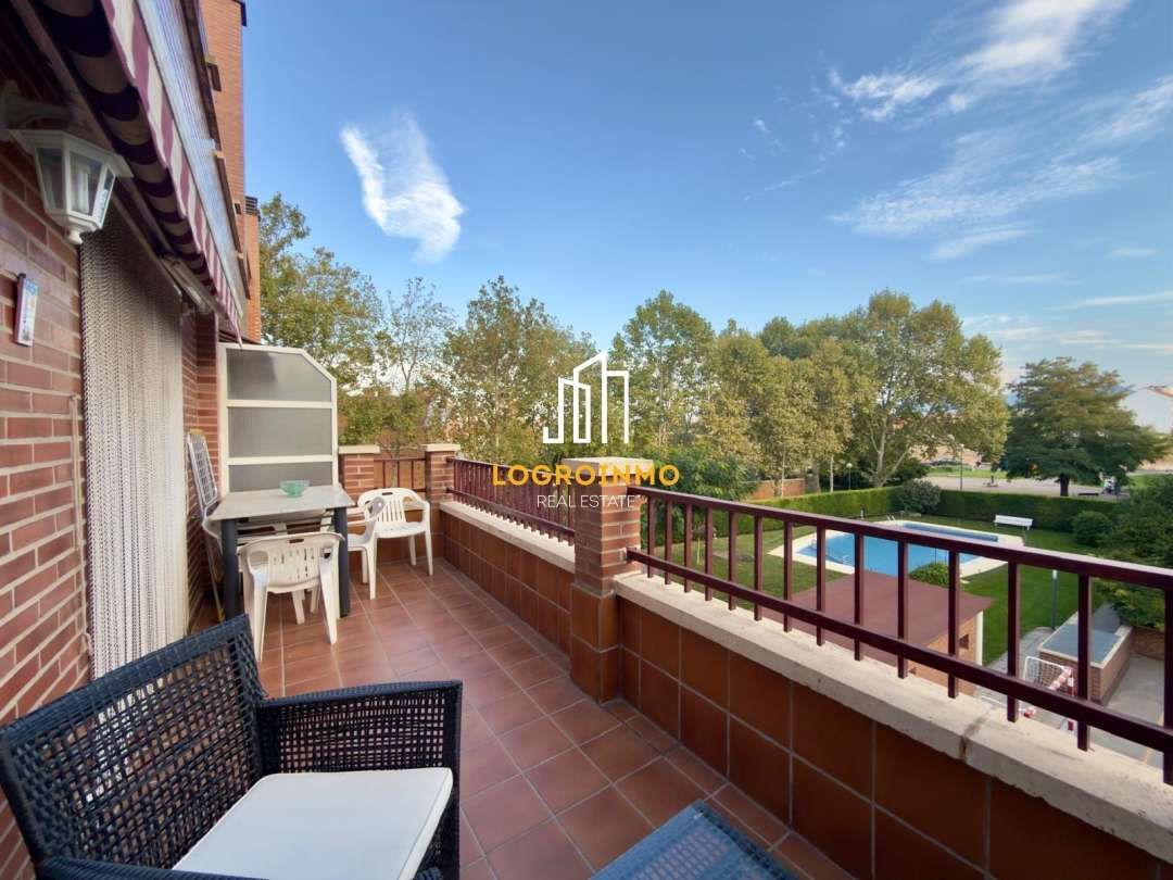 Terraza de Piso en venta en  Logroño con Calefacción, Piscina y Amueblado