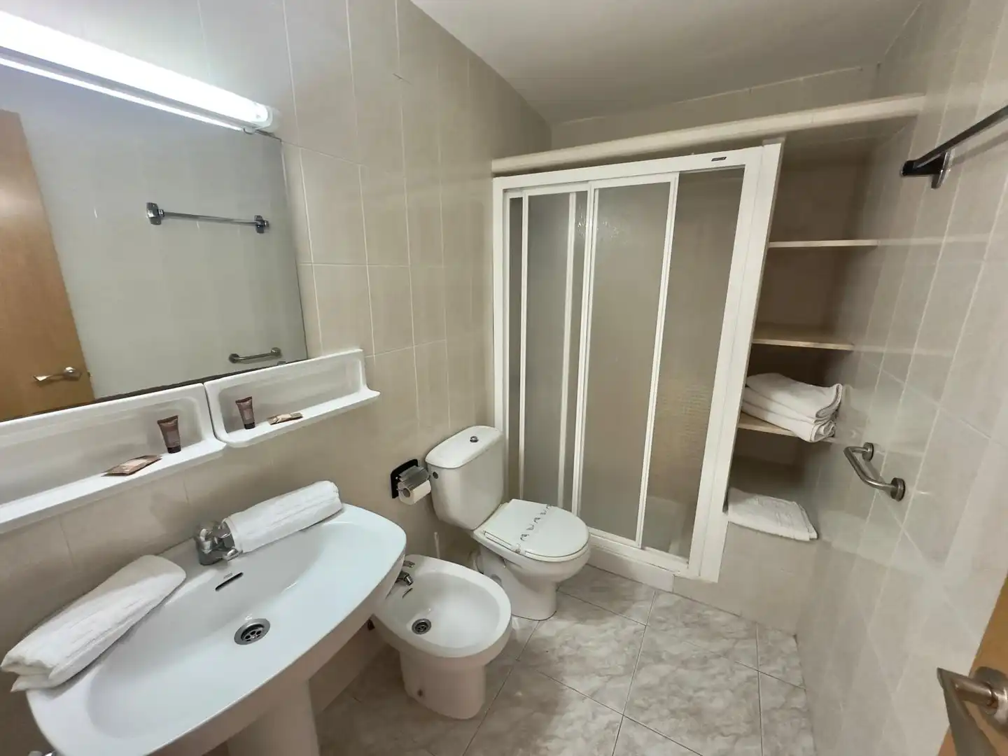 Bany de Apartament en venda en Benidorm amb Aire condicionat, Terrassa i Moblat