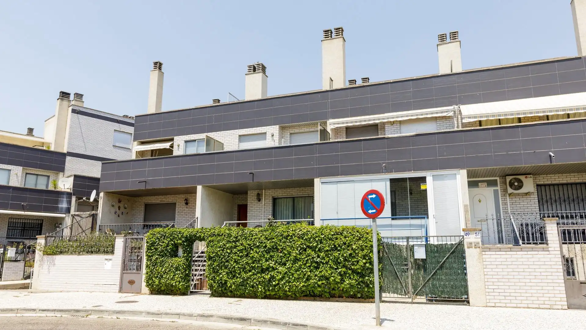 Vista exterior de Casa adosada en venta en Zaragoza con Aire acondicionado, Calefacción y Terraza