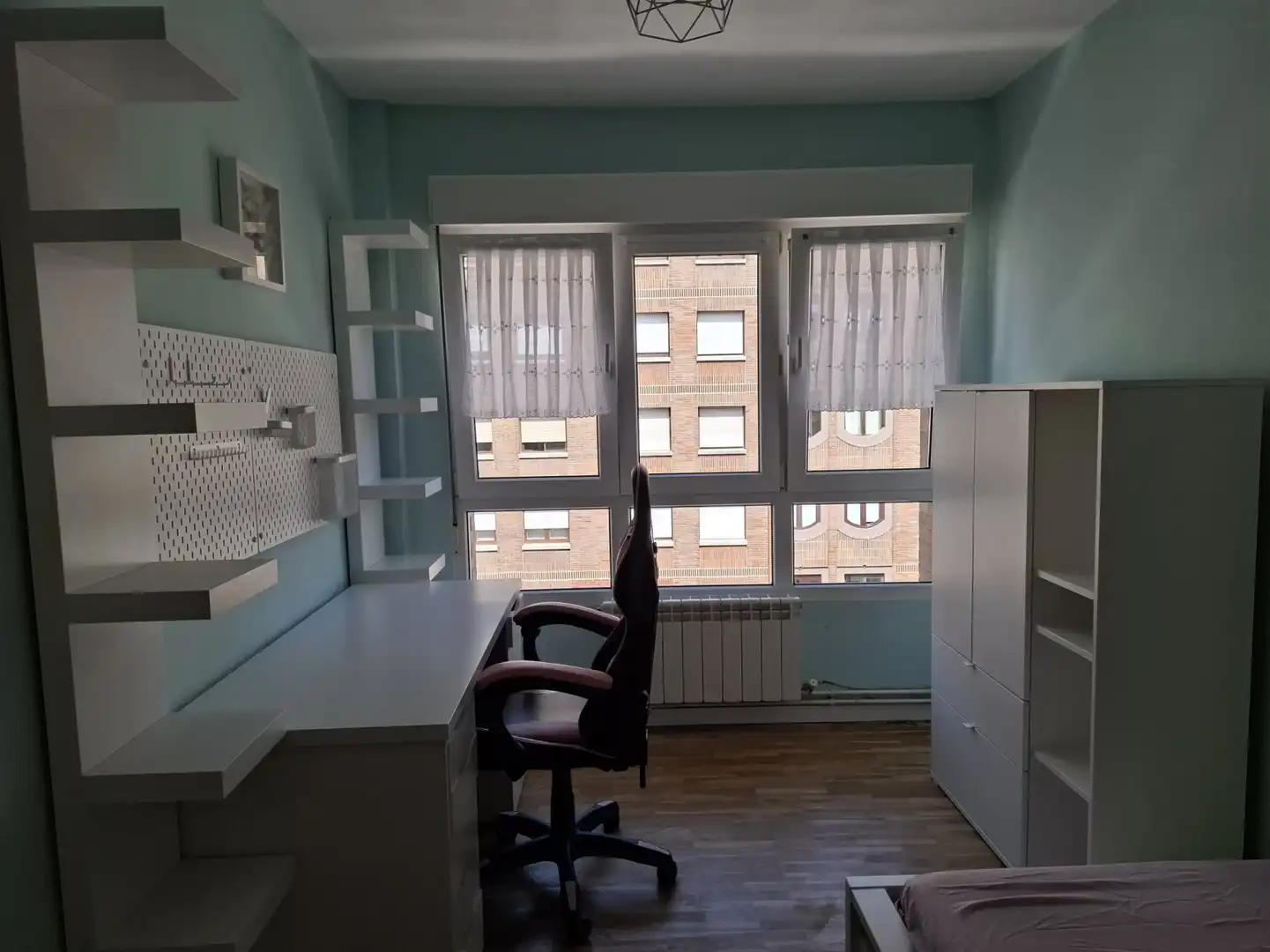 Dormitori de Pis de lloguer en Gijón  amb Calefacció, Parquet i Terrassa