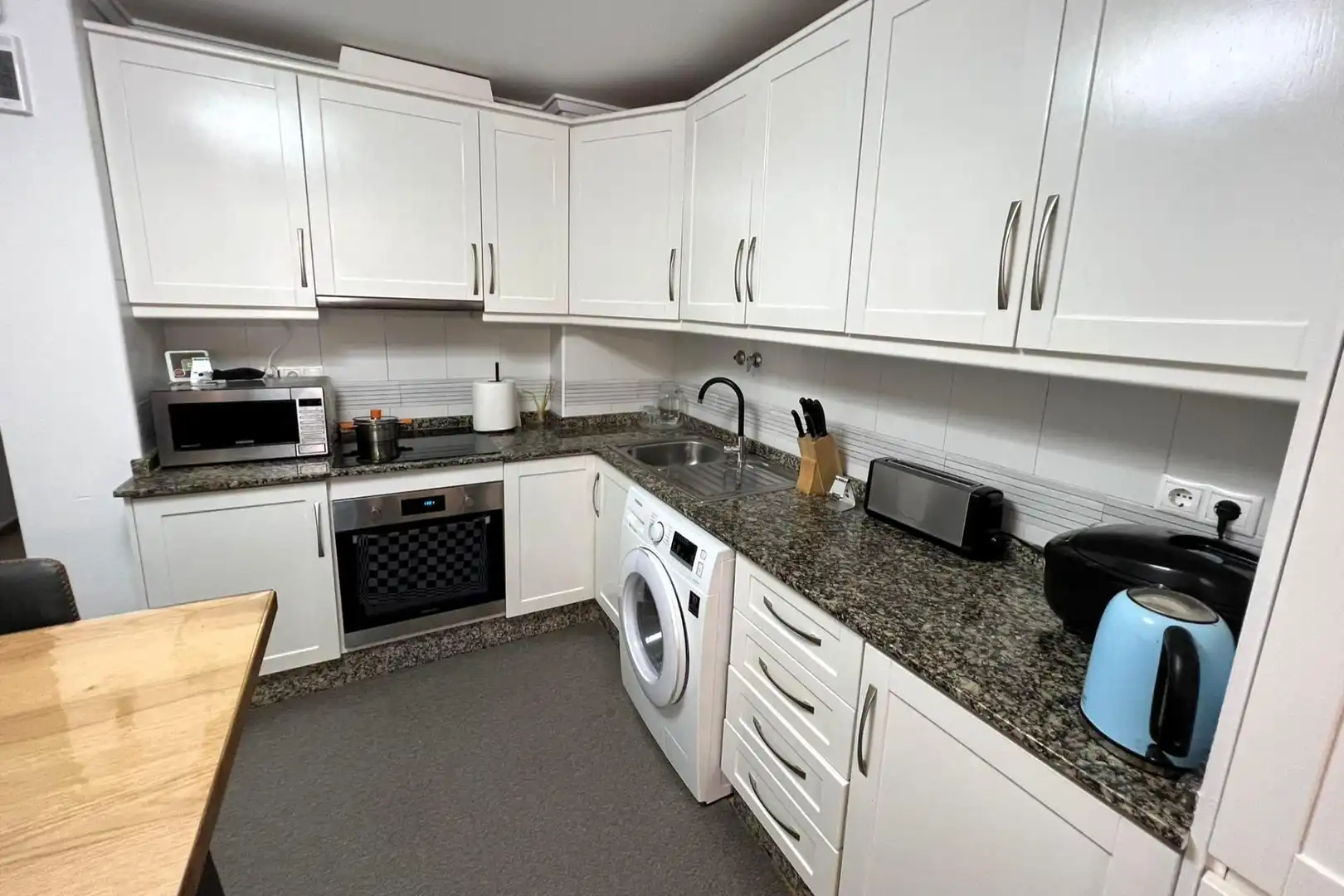 Cuina de Apartament en venda en Torrevieja amb Aire condicionat, Calefacció i Terrassa