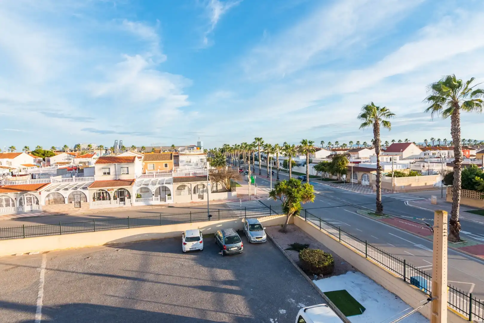 Exterior view of Flat for sale in Los Alcázares  with Swimming Pool, Furnished and Oven