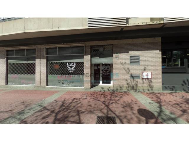 Local comercial en Alquiler en Avenida Academia Gral Militar, 7 en Salvador Allende