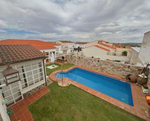 Swimming pool of House or chalet for sale in Monesterio  with Air Conditioner, Terrace and Swimming Pool