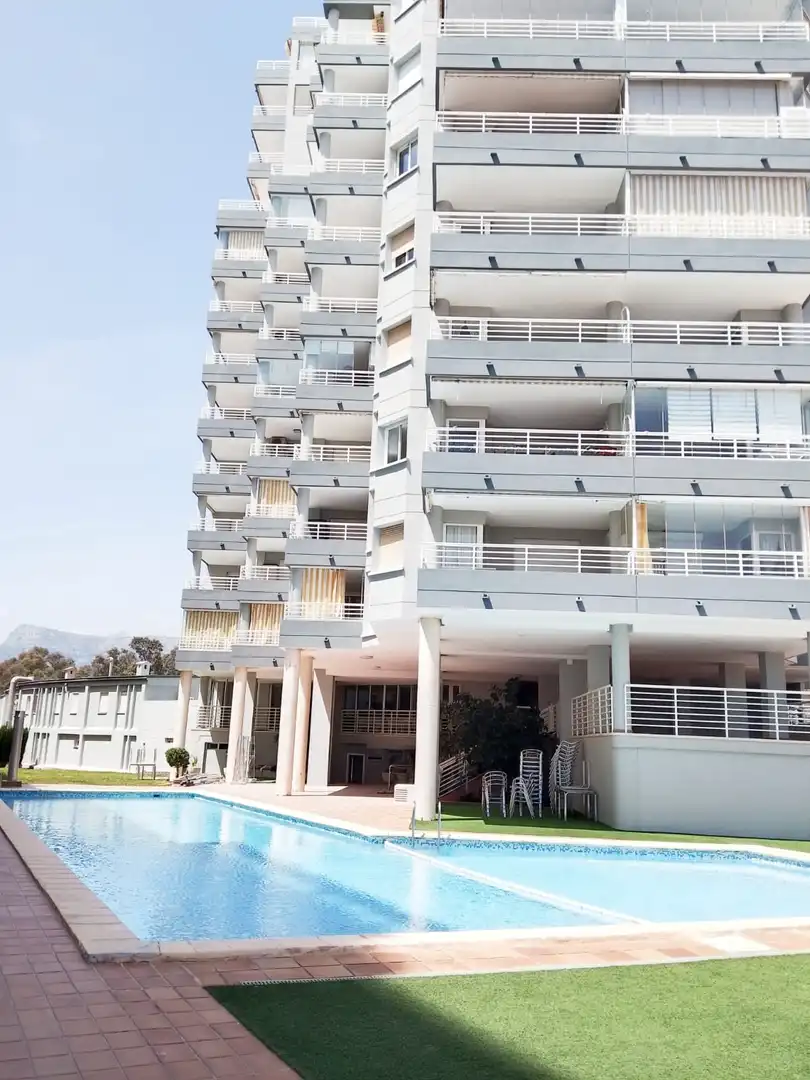 Außenansicht von Wohnungen zum Verkauf in Calpe / Calp mit Klimaanlage, Heizung und Privatgarten