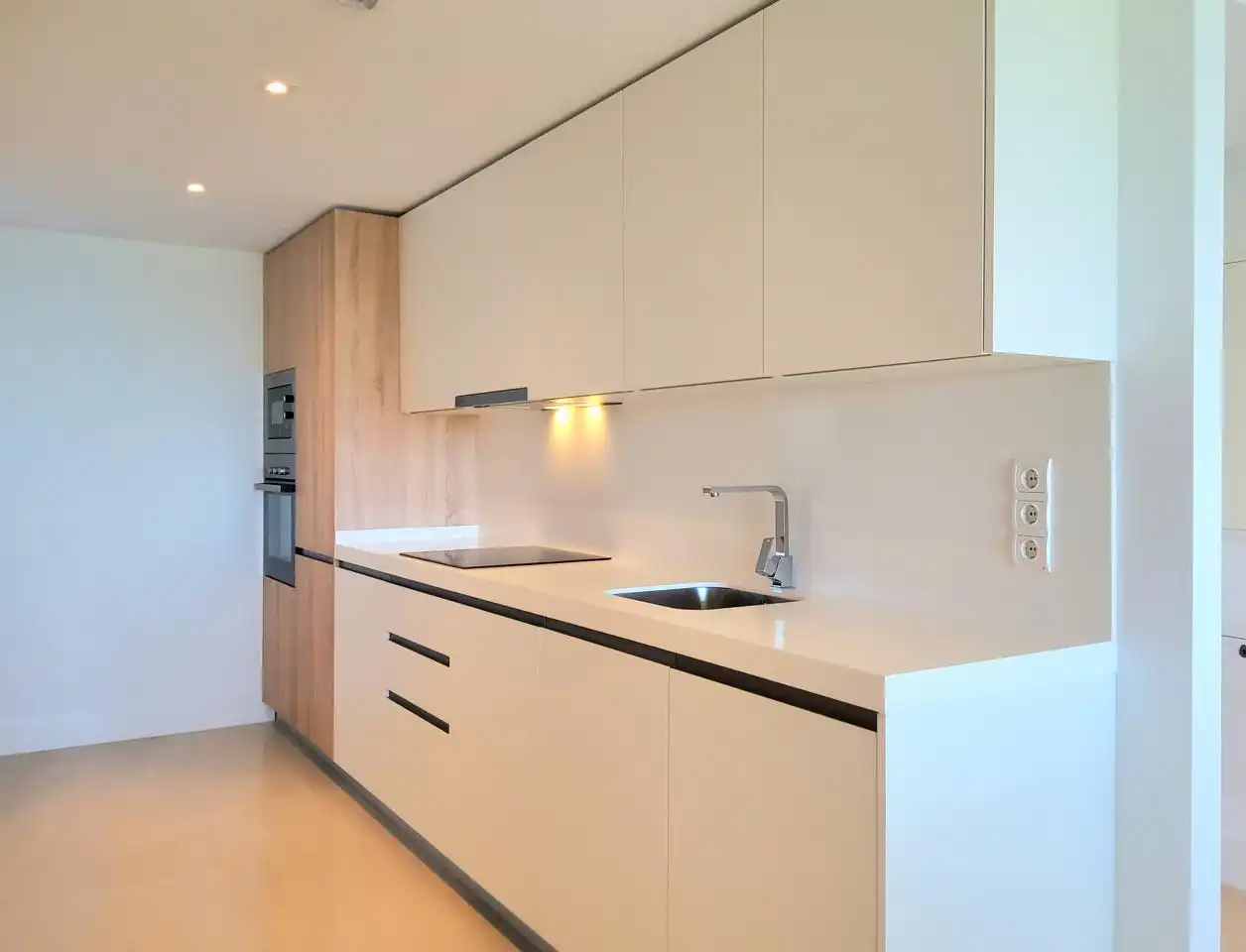Cocina de Apartamento en venta en Sotogrande con Aire acondicionado, Terraza y Amueblado