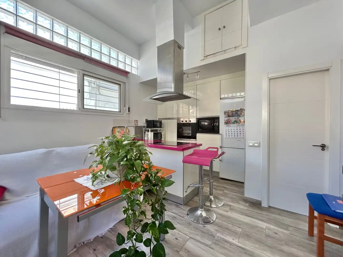 Küche von Einfamilien-Reihenhaus zum Verkauf in Málaga mit Klimaanlage, Terrasse und Abstellraum