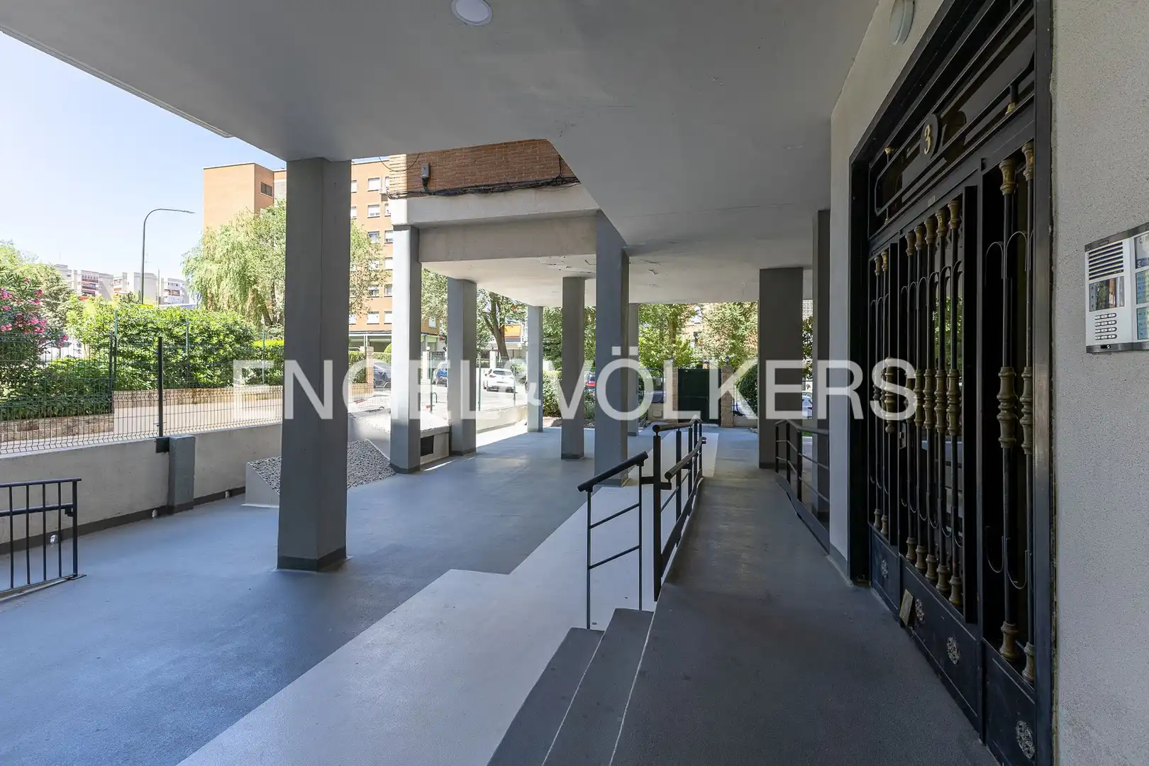 Wohnung zum Verkauf in Móstoles mit Klimaanlage, Heizung und Terrasse