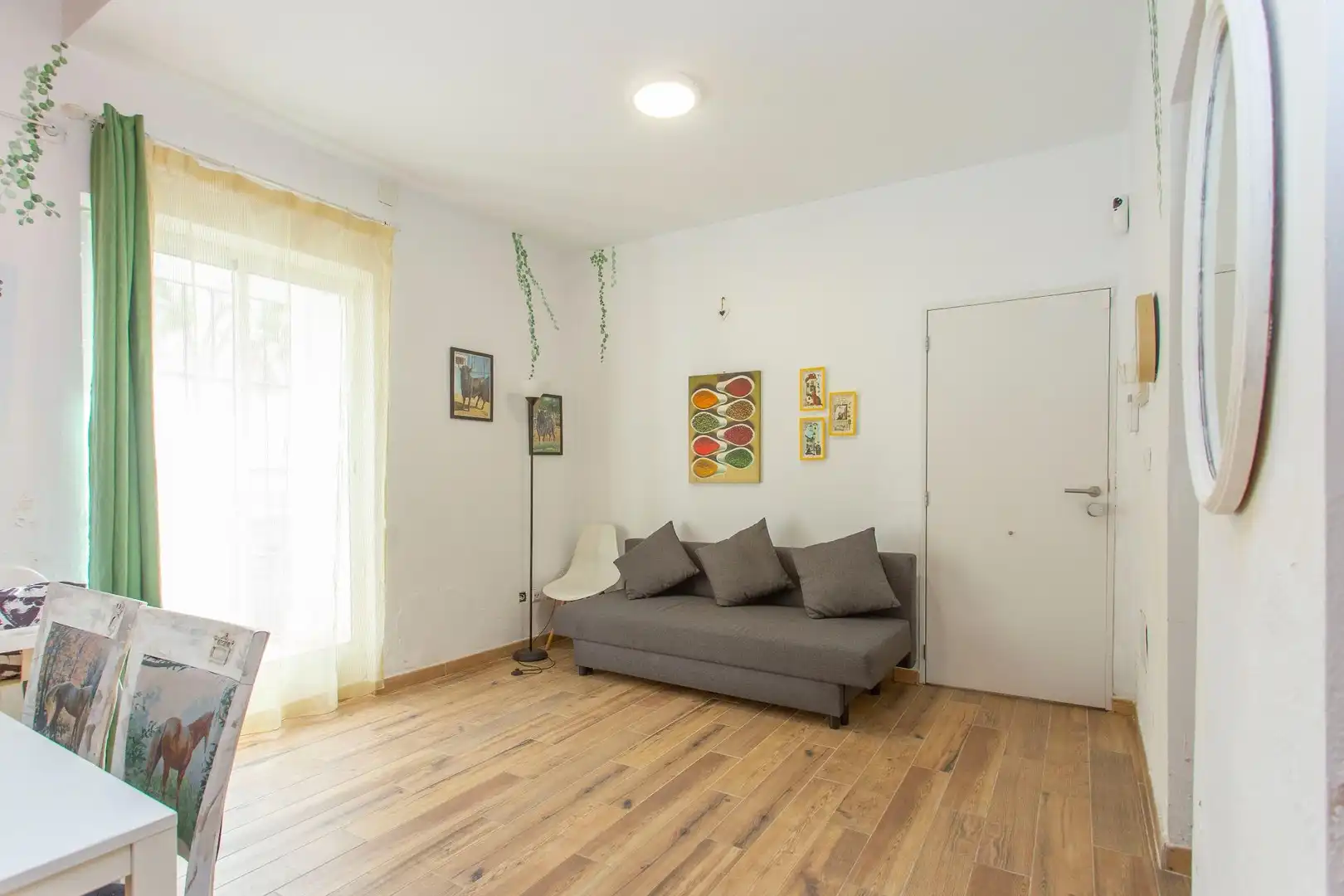 Sala d'estar de Apartament en venda en Jerez de la Frontera amb Calefacció i Moblat