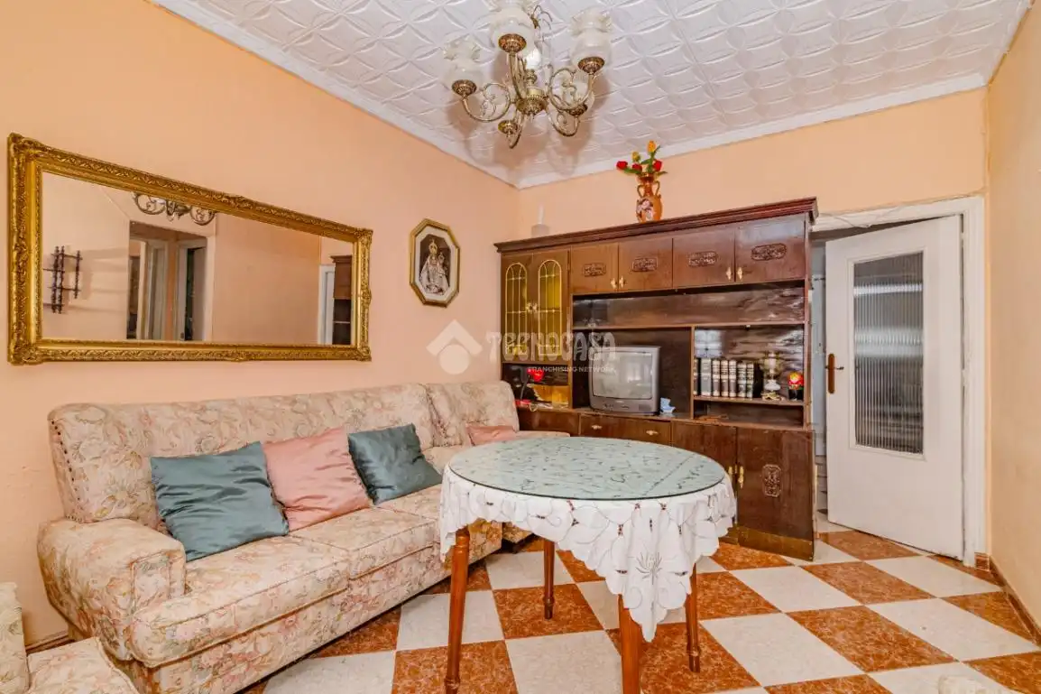 Sala de estar de Casa adosada en venta en Lucena con Terraza