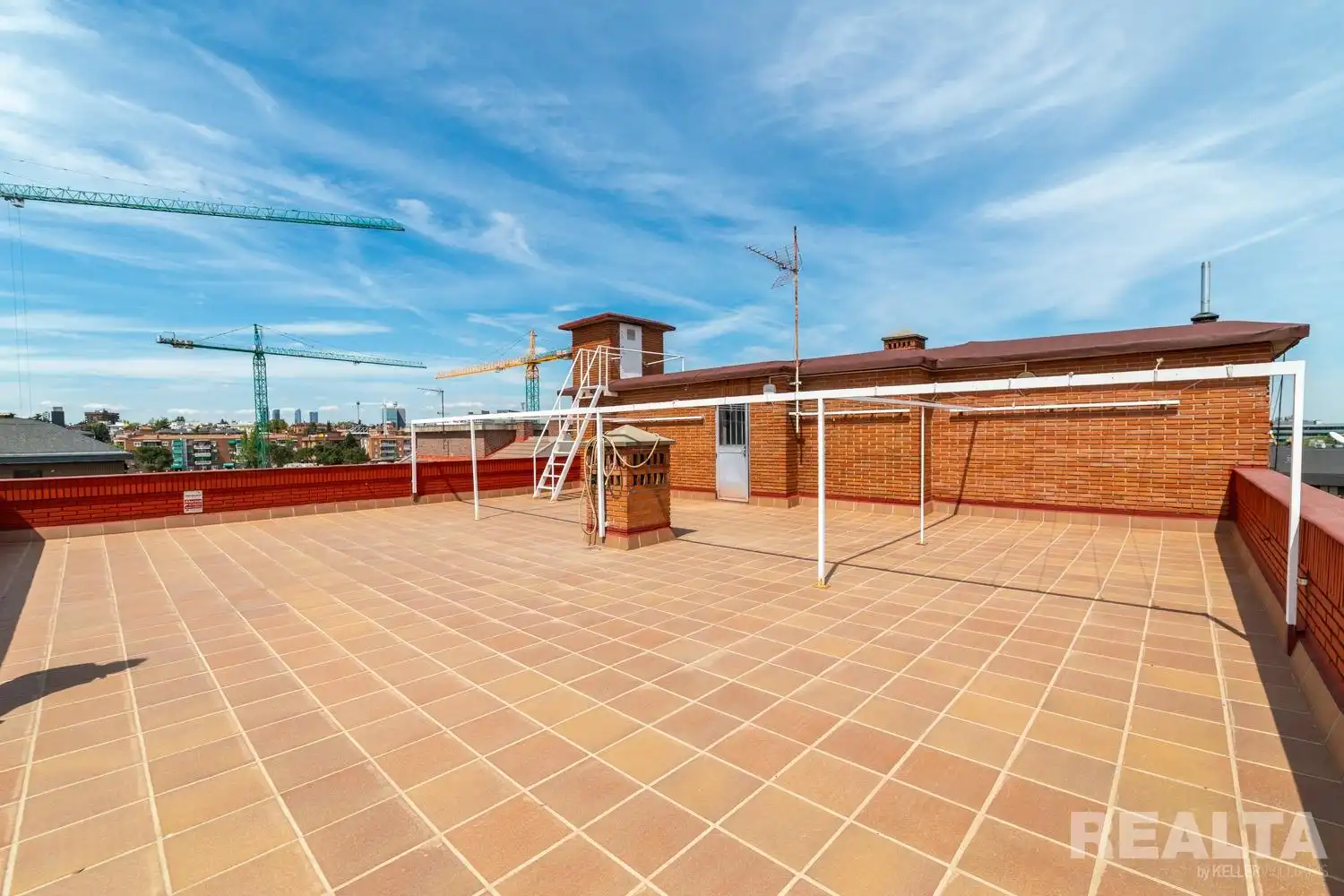 Terrasse von Wohnungen zum Verkauf in Madrid mit Heizung und Parkett