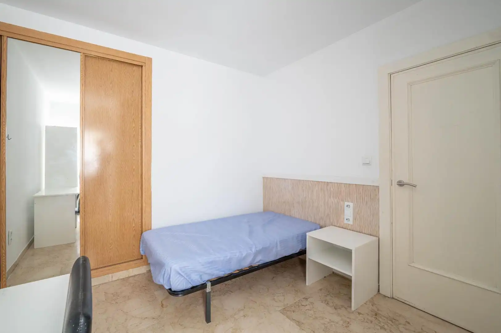 Dormitori de Pis en venda en Granada amb Aire condicionat, Calefacció i Moblat