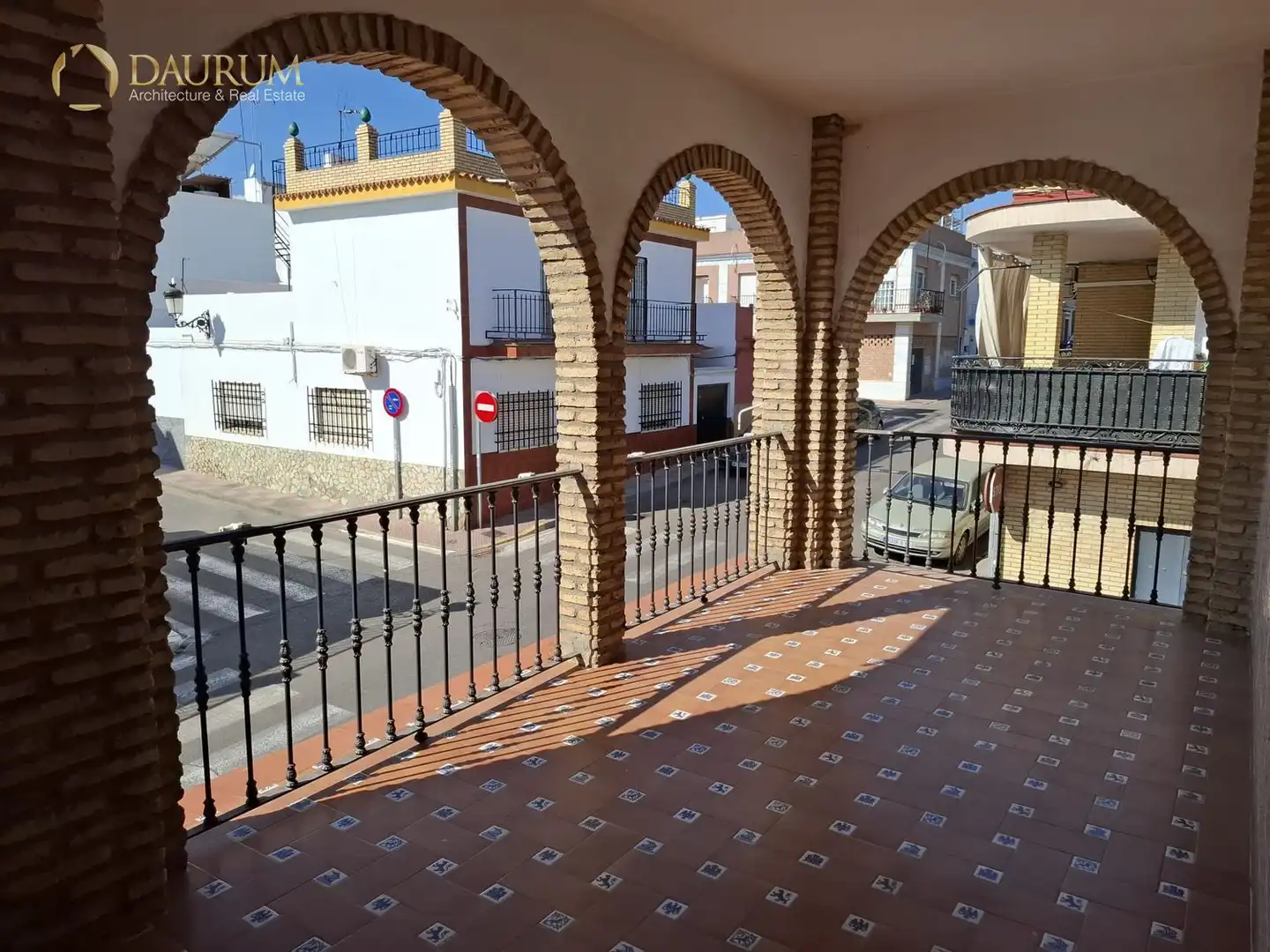 Vista exterior de Casa o xalet en venda en Tomares amb Aire condicionat, Calefacció i Terrassa
