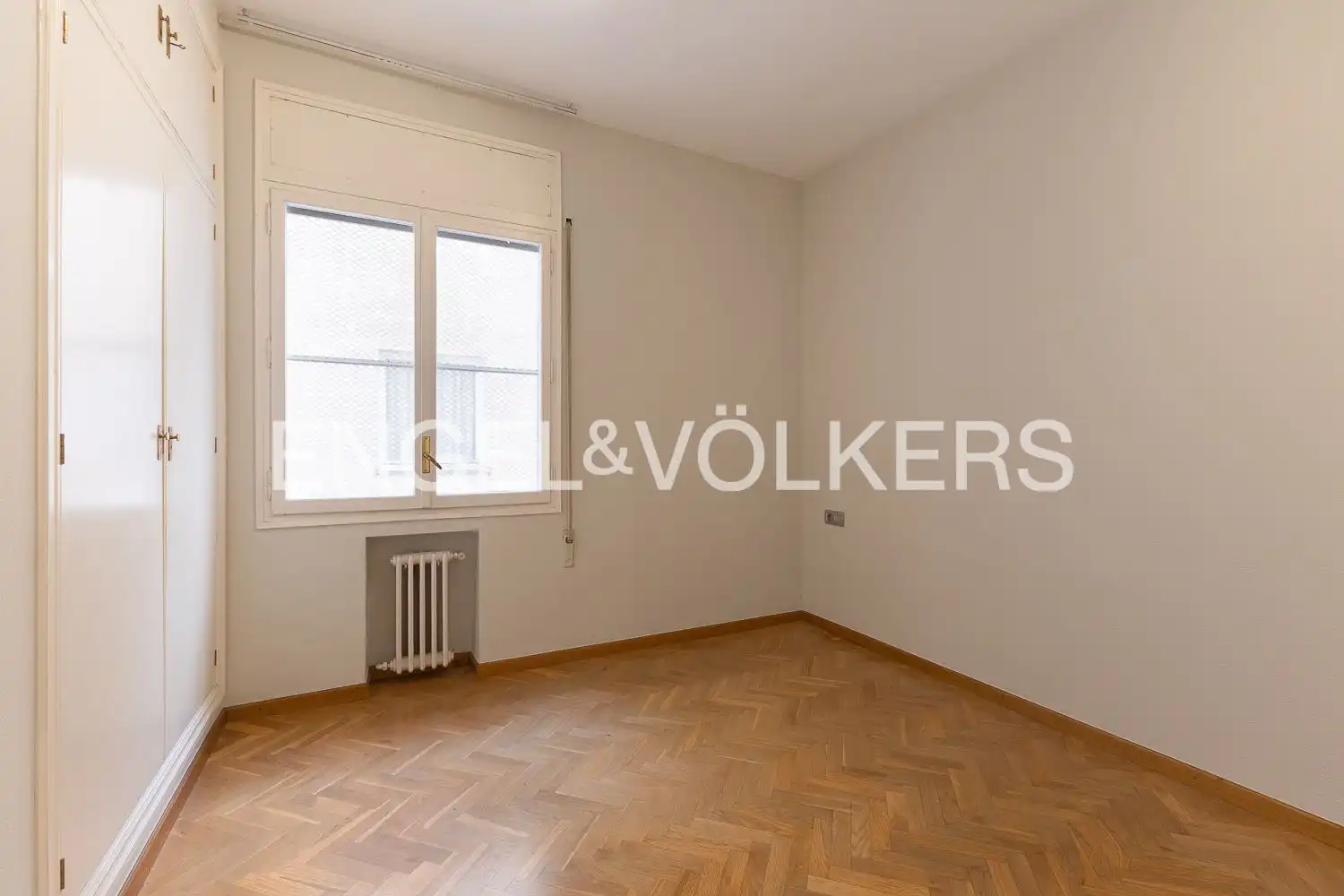 Schlafzimmer von Wohnung zur Miete in Valencia mit Klimaanlage, Heizung und Parkett