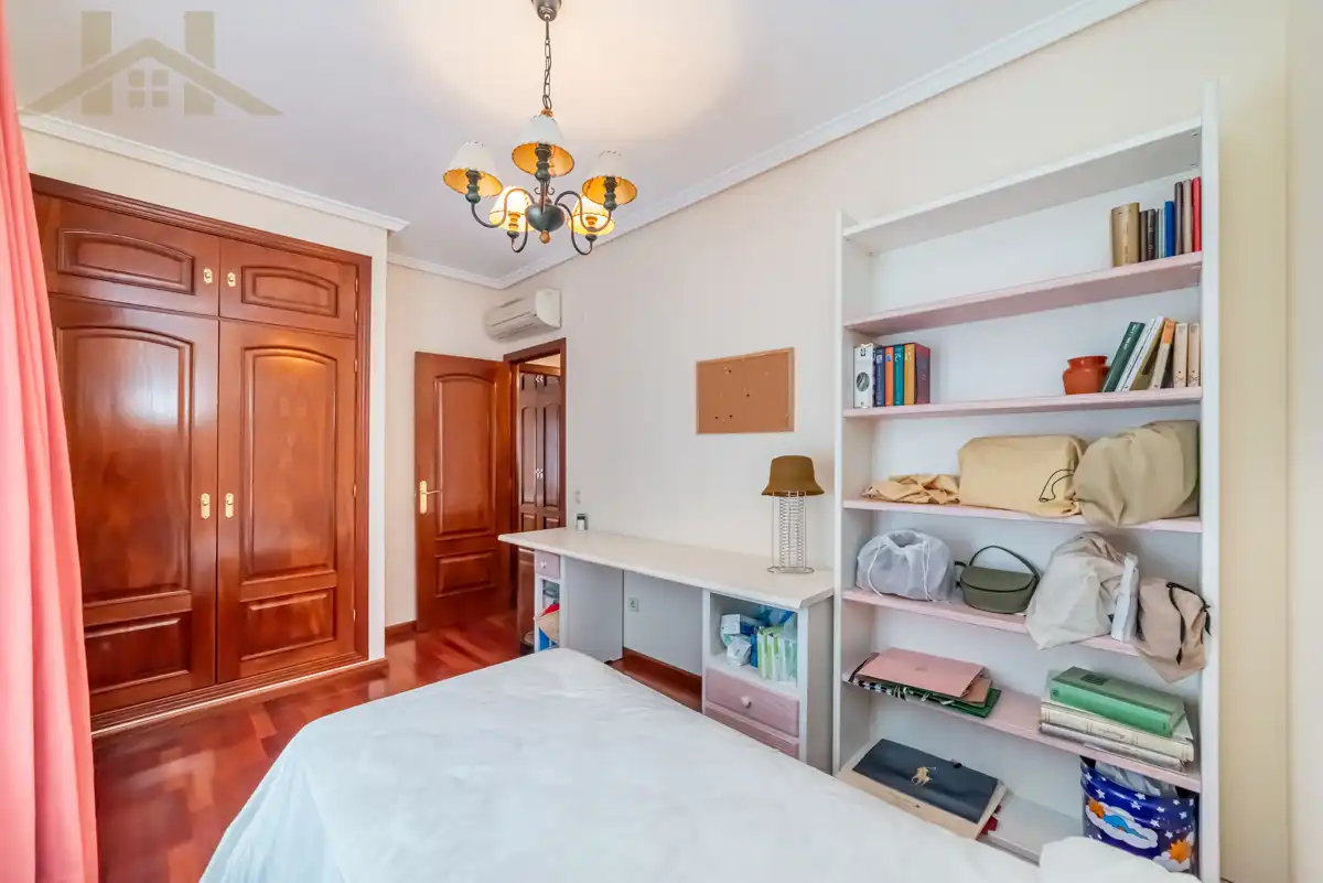 Detached homes for sale in Las Aves