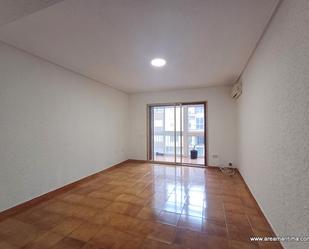 Living room of Flat to rent in  Valencia Capital  with Air Conditioner, Heating and Oven