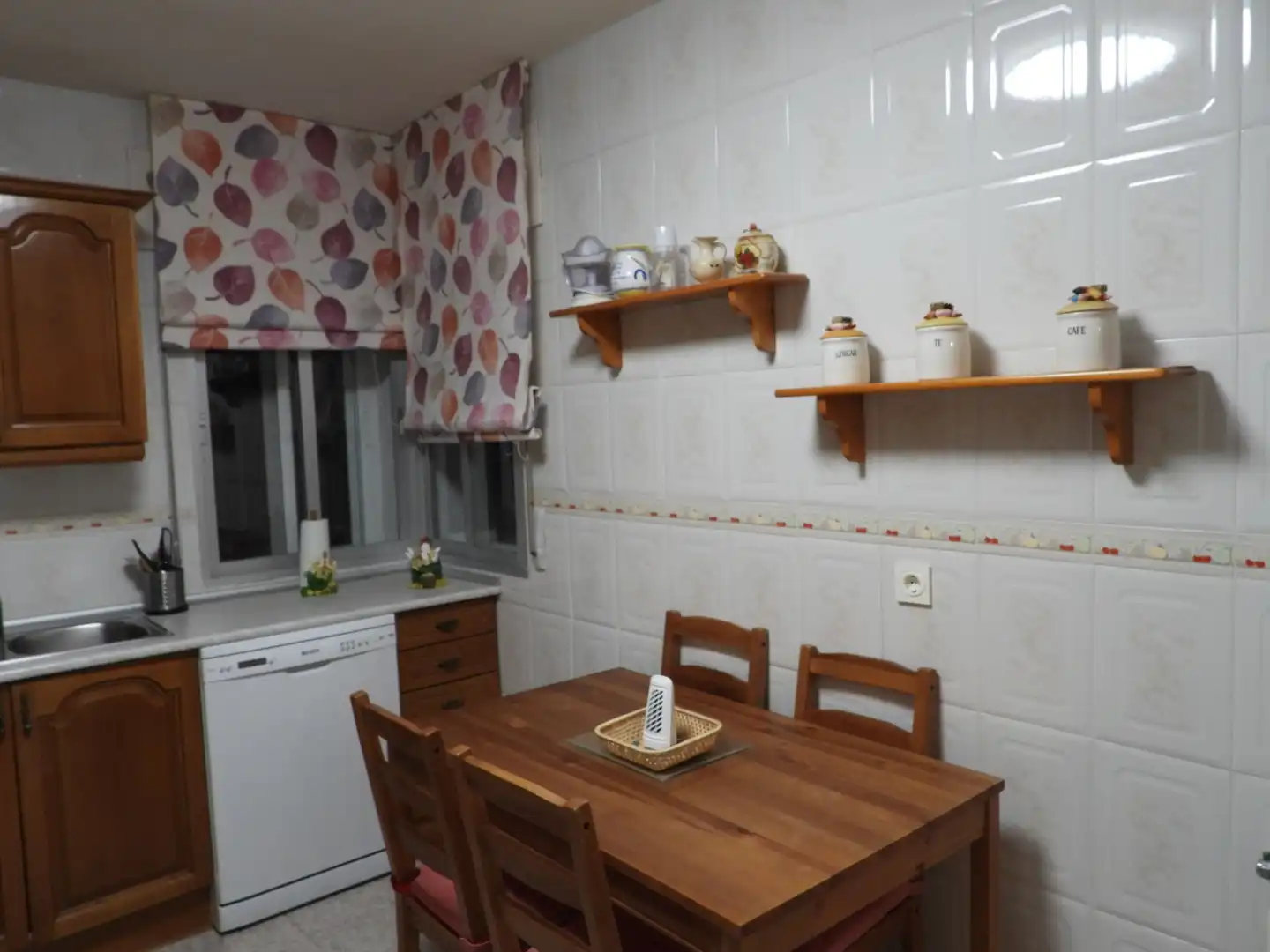 Cuina de Casa o xalet en venda en Pezuela de las Torres amb Calefacció, Jardí privat i Moblat