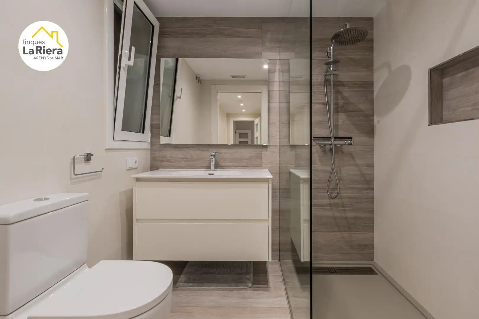 Baño de Piso en venta en Arenys de Mar con Calefacción, Amueblado y Balcón