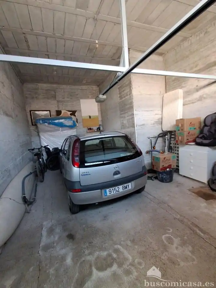 Aparcament de Casa o xalet en venda en Loja amb Aire condicionat, Jardí privat i Terrassa