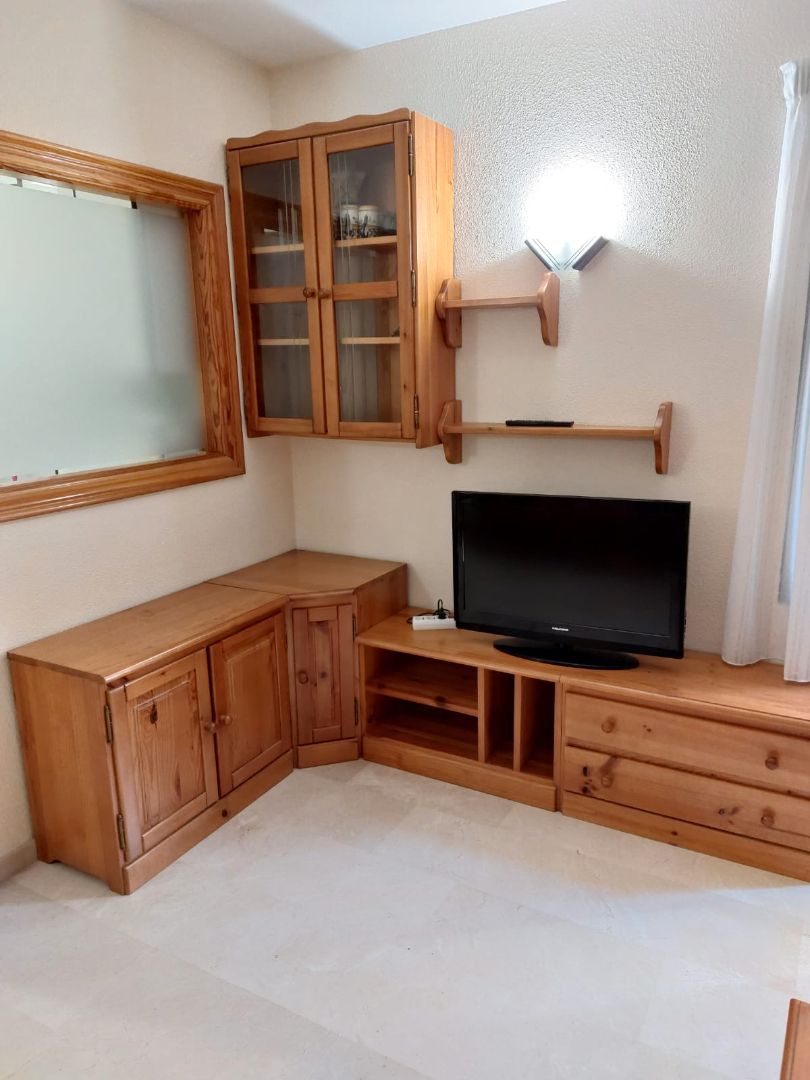 Wohnzimmer von Wohnungen zur Miete in  Jaén Capital mit Klimaanlage, Heizung und Möbliert