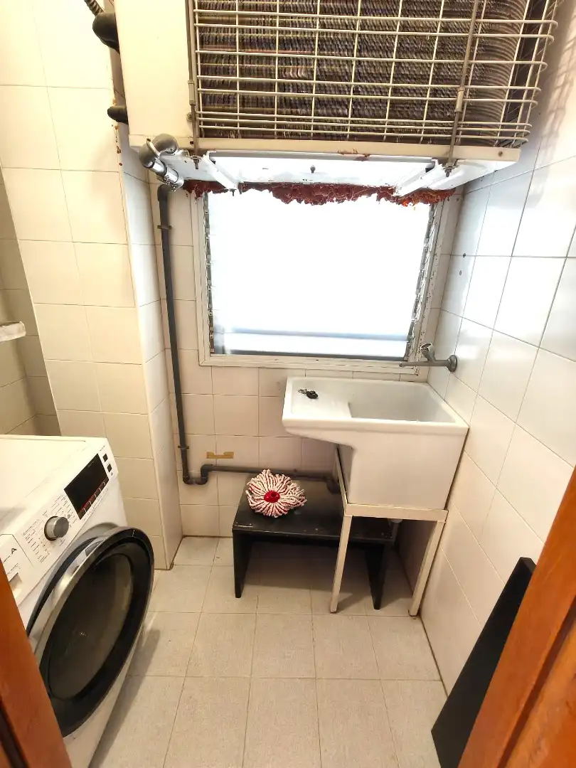 Badezimmer von Maisonette zum Verkauf in Barcelona mit Klimaanlage, Heizung und Parkett