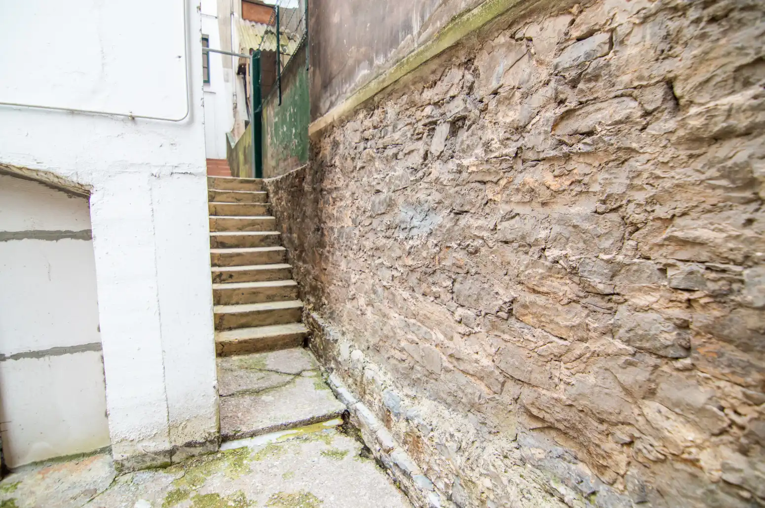 Vista exterior de Traster en venda en Gijón 