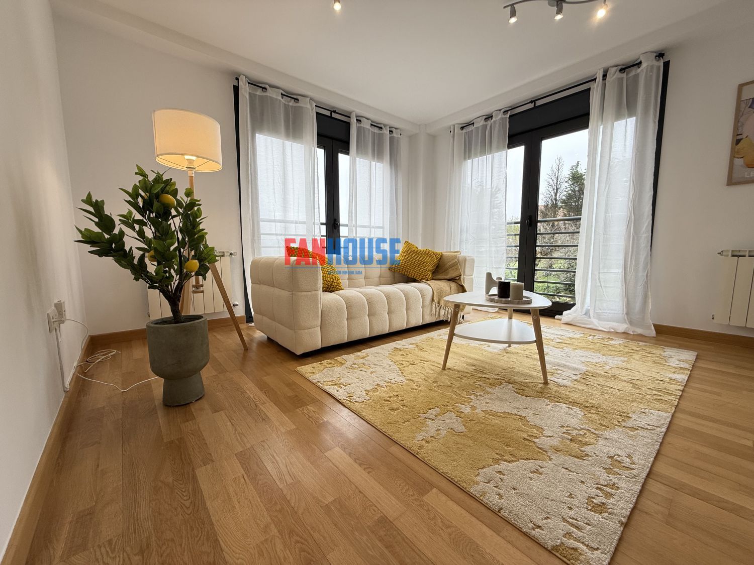 Apartamento en venta en José María Marcilla, Montecerrao