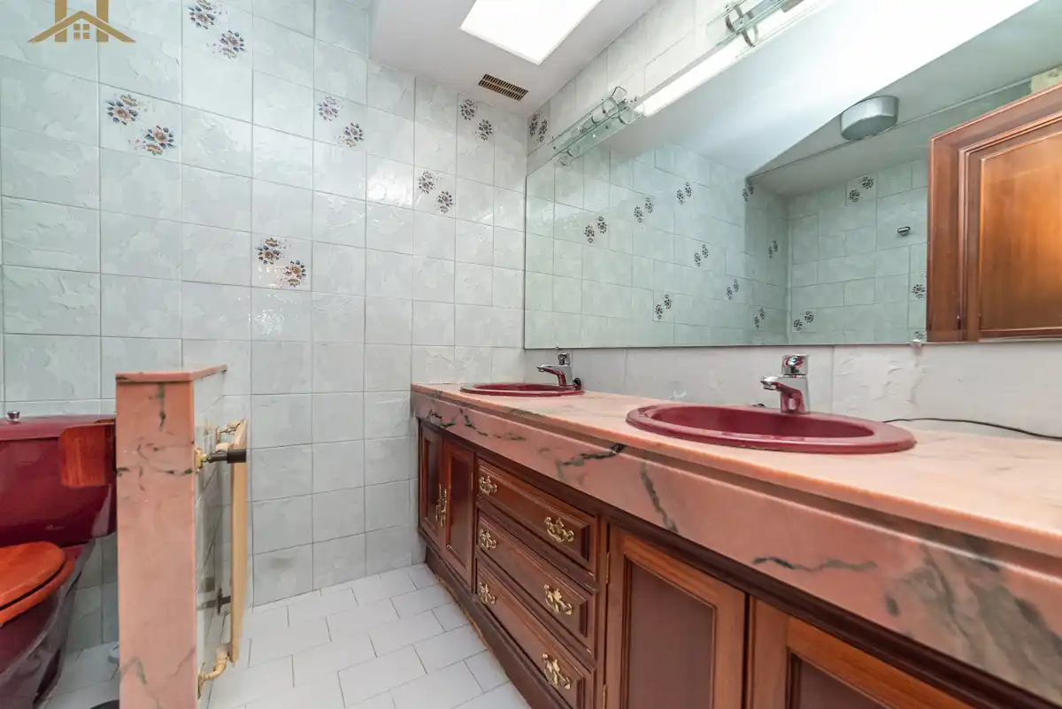 Bathroom of Detached homes for sale in Madrid  with Heating, Private garden and Terrace