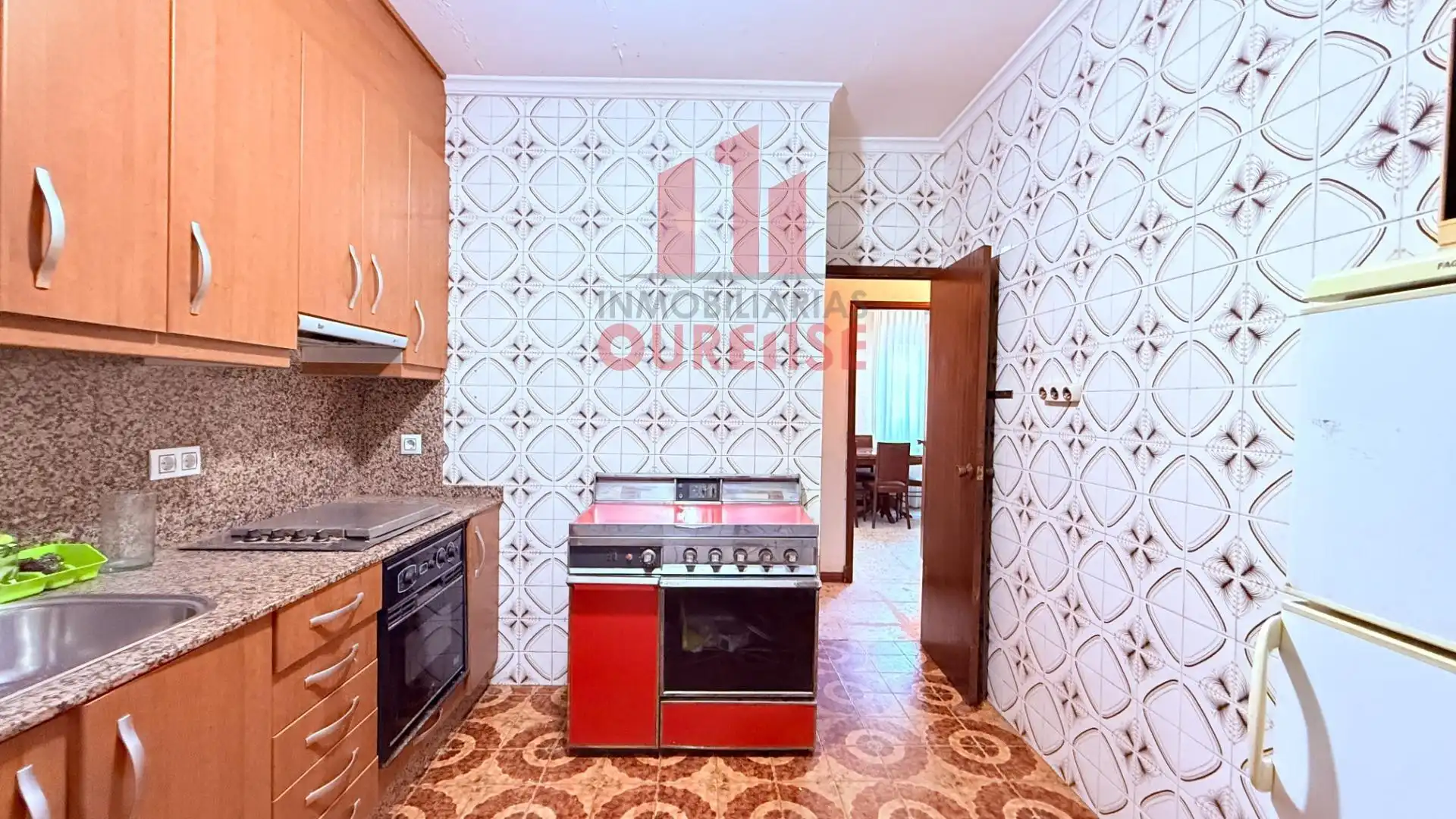 Kitchen of Buildings for sale in Ourense Capital 