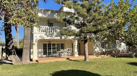 Chalet en venta en Costa  Cabo Roig, 8 dormitorios.