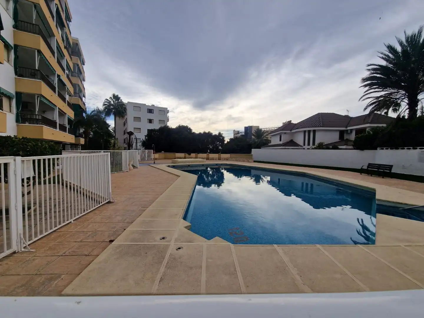 Swimming pool of Flat for sale in Roquetas de Mar  with Terrace and Community pool