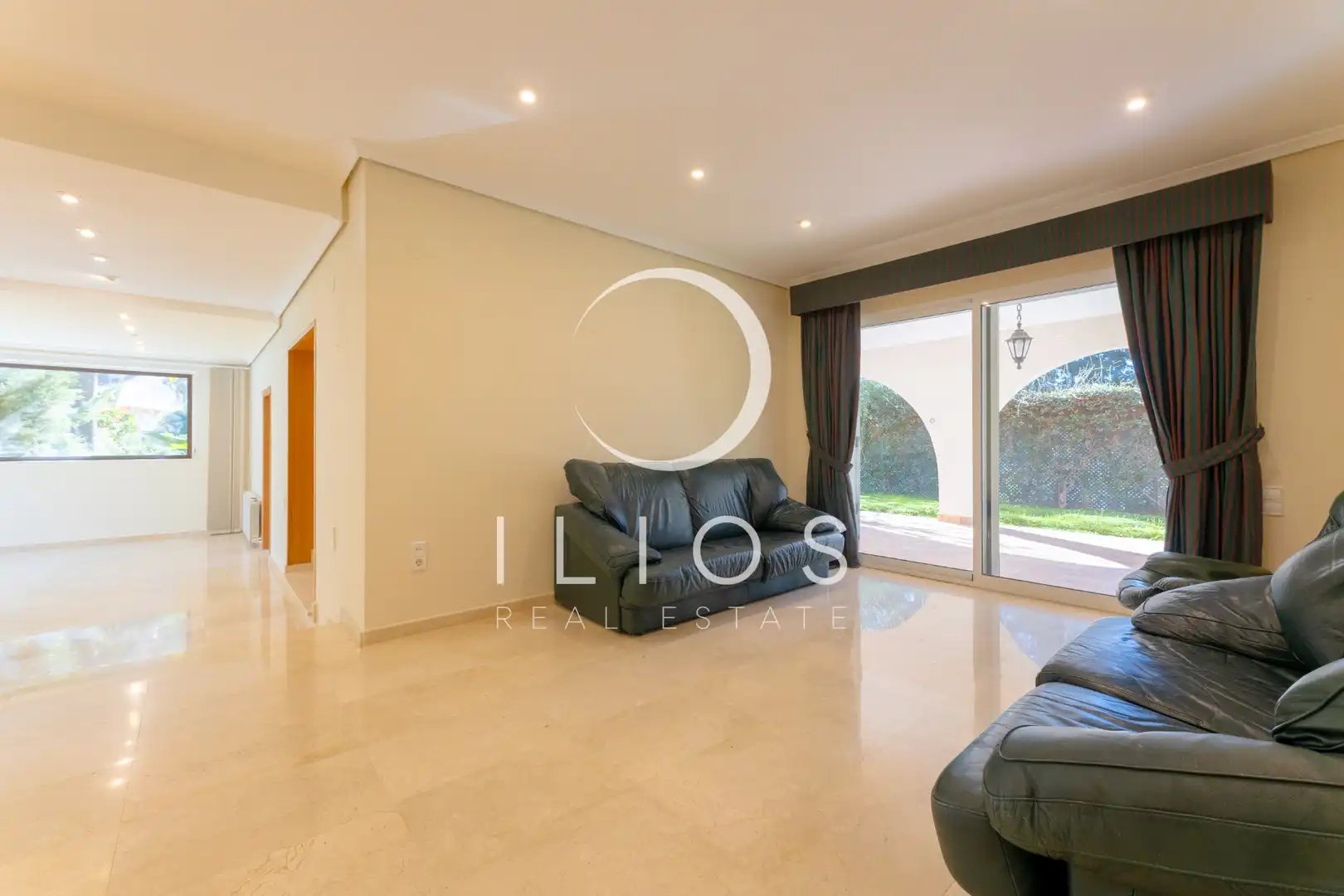 Sala d'estar de Casa o xalet de lloguer en Sagunto / Sagunt amb Aire condicionat, Calefacció i Jardí privat