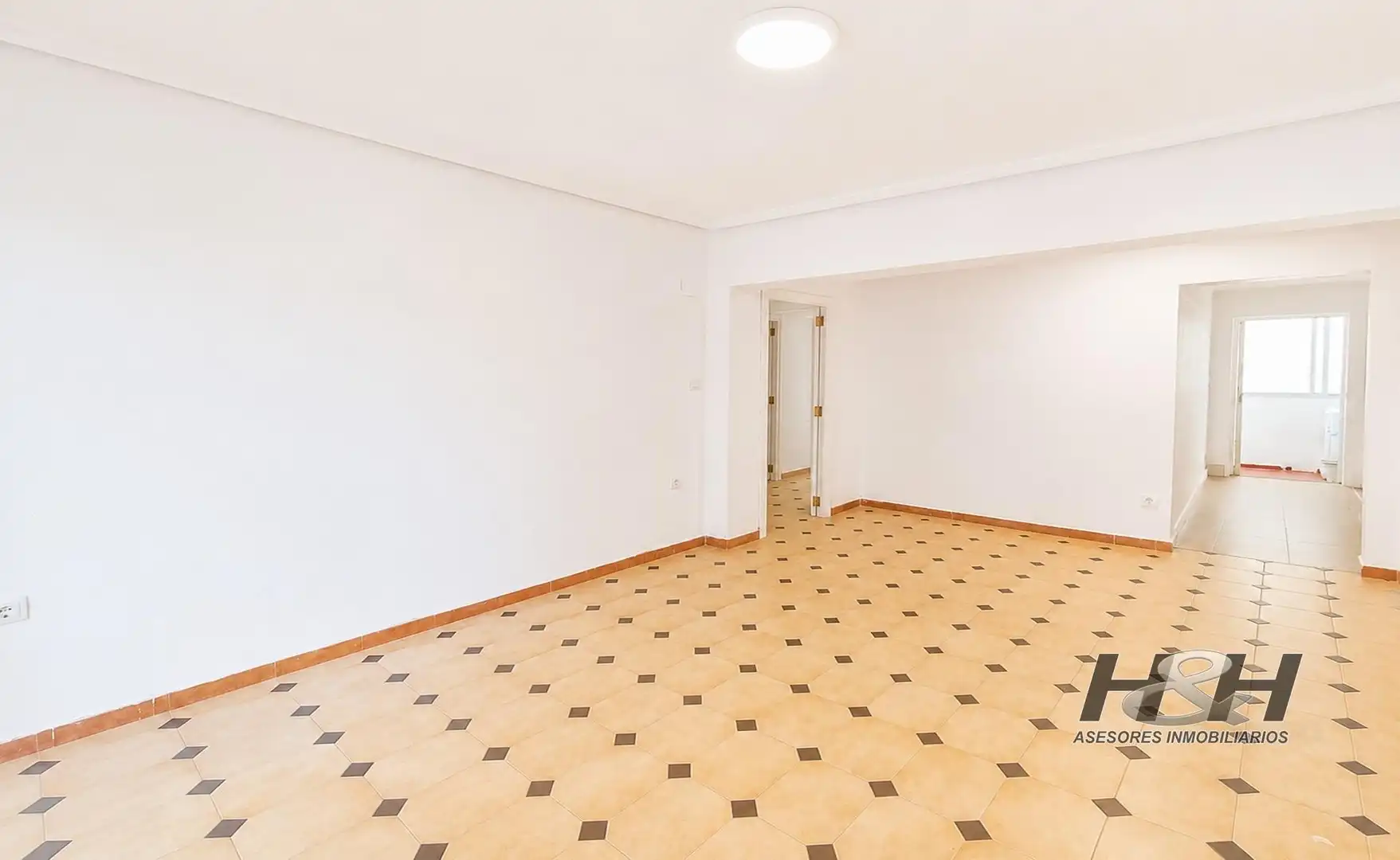 Piso en venta en Godella con Balcón