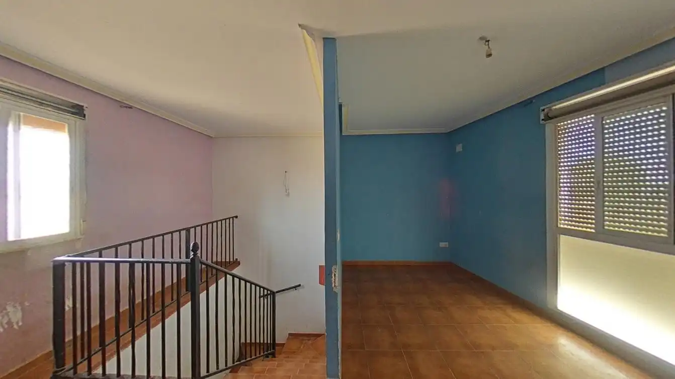 Einfamilien-Reihenhaus zum Verkauf in Llíria mit Terrasse