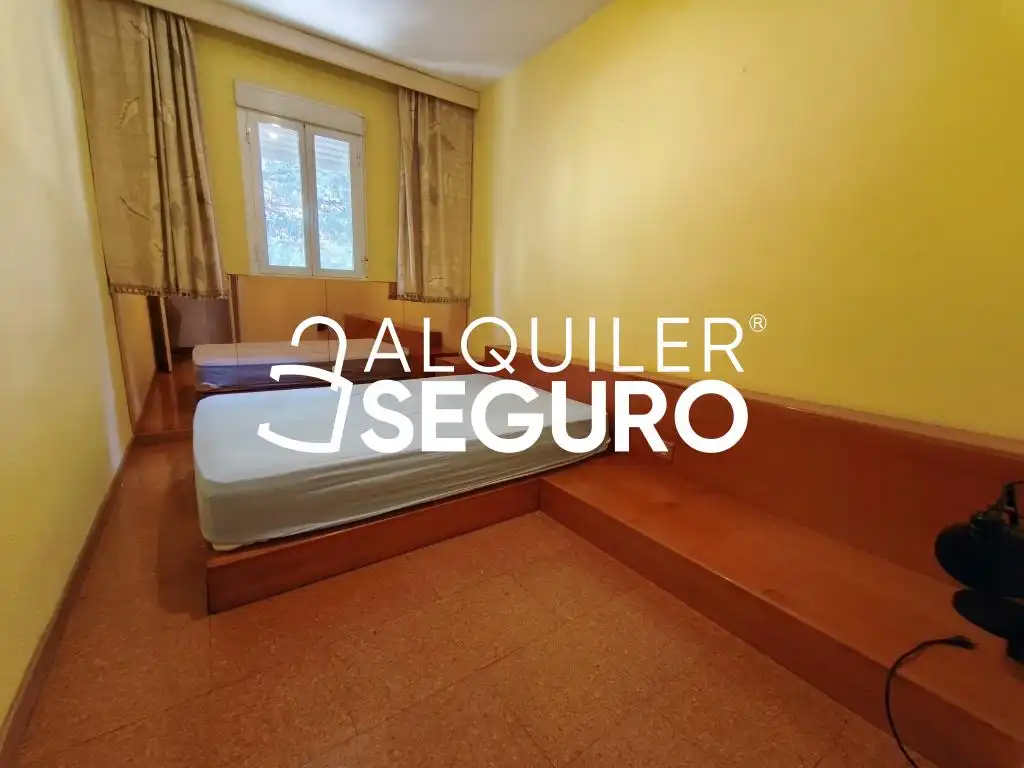 Flat for rent in Alicante / Alacant  with Heating, Terrace and Furnished