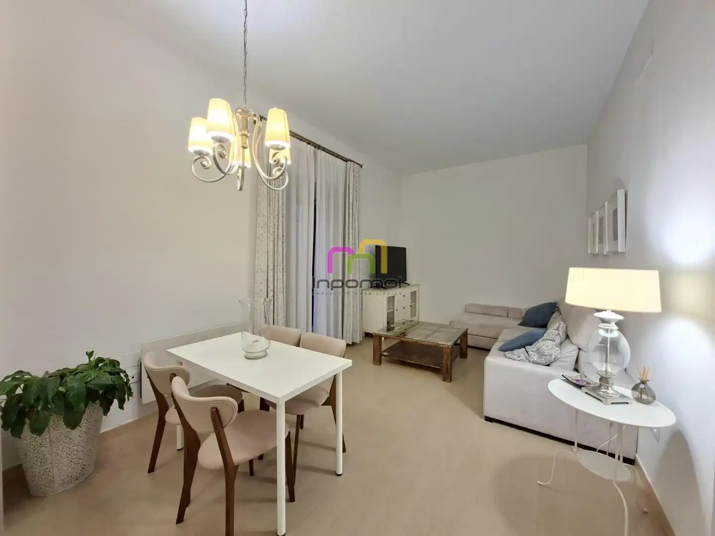 Sala d'estar de Apartament de lloguer en Badajoz amb Calefacció i Moblat
