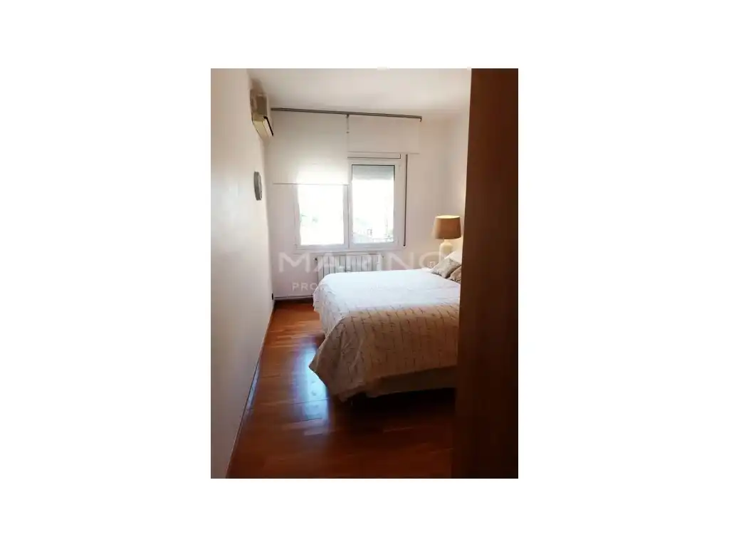 Habitación de Piso en venta en Barcelona con Aire acondicionado y Balcón