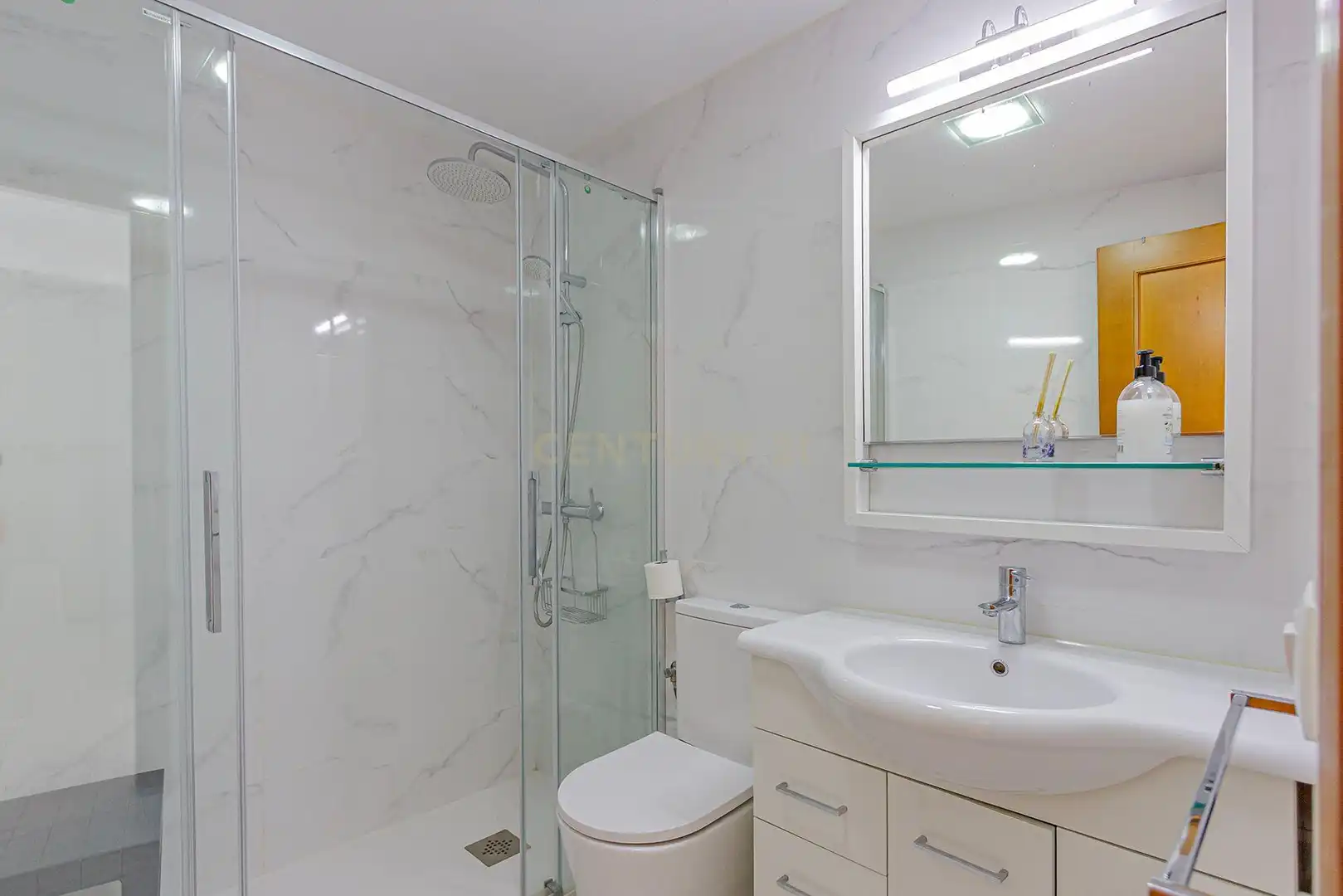 Baño de Apartamento de alquiler en Calpe / Calp