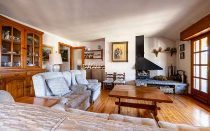 Living room of Flat for sale in Puigcerdà  with Furnished and Balcony